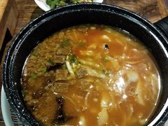 砂锅肉酱酸汤粉-丝恋丝娃娃(逸天城国贸店)