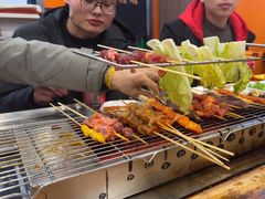 -哈尔滨小酒馆·鲜肉现穿自助烧烤(康新花园店)