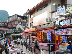 -刘姐啤酒鱼民族演艺餐厅(西街总店)