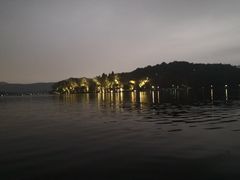 -杭州西湖湖滨银泰亚朵酒店