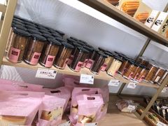零售区-顶东面包花园·生日蛋糕(世博店)