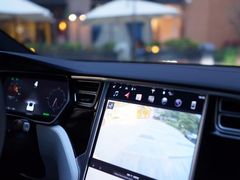 -TESLA 特斯拉(广州天环广场体验店)