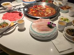 -茅草房·河畔园林火锅