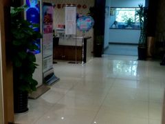 -王府井百货(中州中路店)