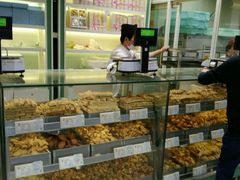 面包甜点陈列柜-上海哈尔滨食品厂(淮海中路店)