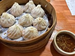 -莱莱小笼·乔艾