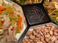 -八府香鸭·啫啫煲(华山路店)