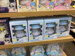 -名创优品(江南新地店)