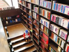 -钟书阁(松江泰晤士小镇店)