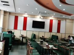 大堂-李先生牛肉面大王(营口大润发店)