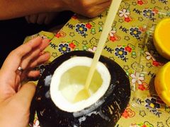 -志龙皇冠吃货椰子铺