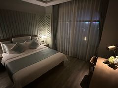 -浅深(世茂滨江精品店)