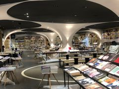 -钟书阁(珍园店)