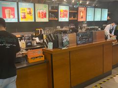 -星巴克(上海虹桥新天地二店)