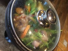 石锅牛蛙-金太阳海鲜烧烤·本地人餐厅(东纬路旗舰店)