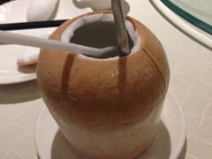 fresh&nbsp;young&nbsp;coconut-无招牌海鲜餐厅(滨海艺术中心店)