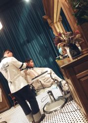 -TWOFACE 双面理发馆