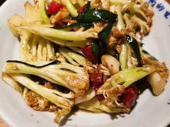 土司酒大碗花菜-吃饭皇帝大土家民族菜(正大广场店)
