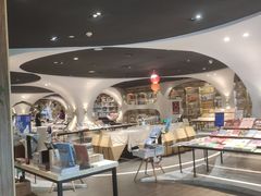 -钟书阁(珍园店)