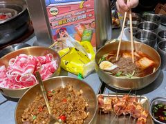 -围炉肉舍•炭烤活鳗•丹东海鲜烤肉(步行街店)