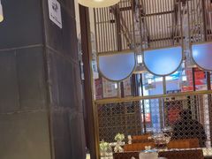 -阿瓦山寨·湘菜现炒·剁椒鱼头王(咸阳总店)