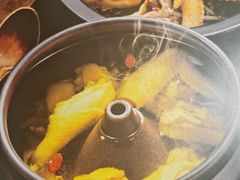 -云海肴·汽锅鸡·云南菜(天山百盛优客店)