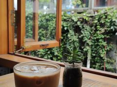 靠窗位-YLK云南小粒咖啡·云里咖(二号店)