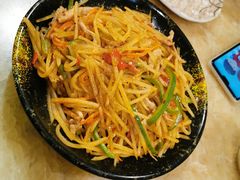 酸辣土豆丝炒肉-桃屋日本料理(清华科技园店)