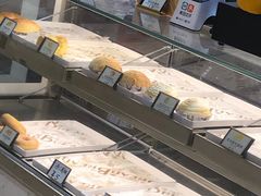 面包甜点陈列柜-浓心爷爷·现烤面包(荔胜广场店)