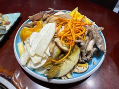 -菌之家·专业纯野生菌火锅·特色炒菌