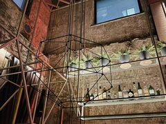 -FOUR PLAY BAR