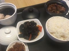 红烧牛腩饭-百事佳烧鸭牛腩(上海虹桥站店)