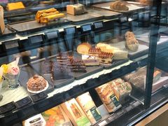 面包甜点陈列柜-星巴克(大梅沙8号仓店)