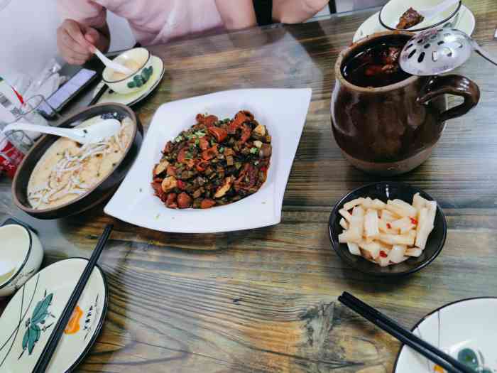 巢湖名吃·徽府农家菜(半汤店)-"位置挺好找的,泡完温泉,出来吃个饭