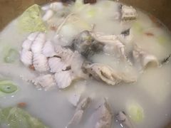 -滇香肴·云南菜蒸汽石锅鱼(云南北路店)