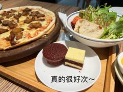 老北京烤鸭披萨-榖屋house of flour(张江首店)