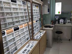 -视野联行眼镜·蔡司授权店(长白万象汇店)