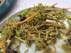 -何适山庄 ·可团建(水长城P2停车场店)