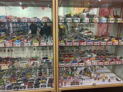 -逝水玩具折扣店