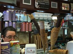 -Gelateria Dondoli