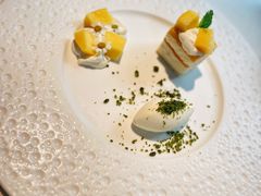 椰子蛋白饼配冰淇淋-弗兰克牛排西餐厅Ribone steak house(柠檬花园店)