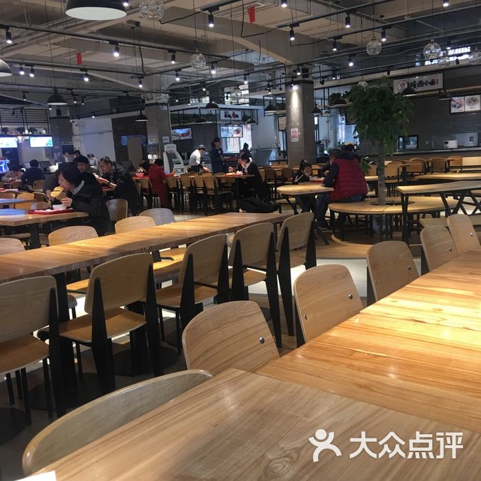 中国传媒大学照片食堂图片