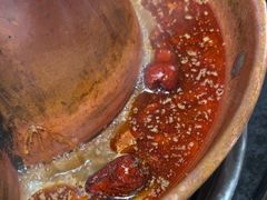 -果松木炭酸菜铜火锅·外婆参鸡汤