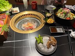 -山川小町·极番烧肉(新地假日广场店)