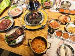 -青瓦炭韩潮烤肉(花园道店)