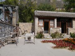 -百里峡七彩艺术小镇