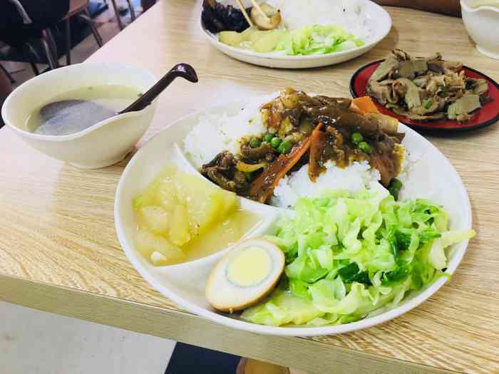 食面埋福(东街店)-"面条略油腻了些,油放的有些多,然后就.