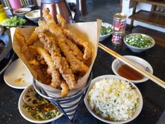 -茅草房·河畔园林火锅