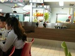 用餐的空姐小姐姐-Magic Food Point(Airport Street food)