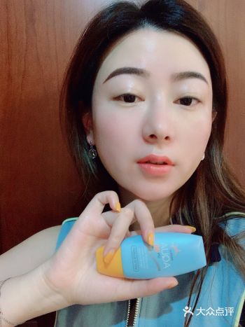 在家里憋得发慌，这几天出门都是大太阳，戴口罩也需要涂